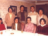 80-004   Dr A. Sun with ESCL staffs at Jumbo 198x