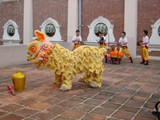 00-015   Lion Dance in MB 2005